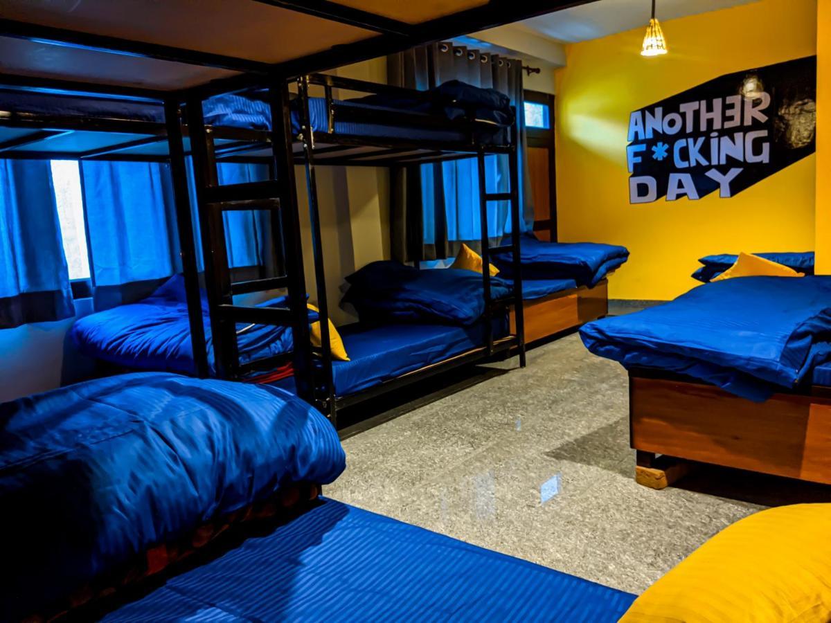 Nomads Hostel Tosh Exterior photo