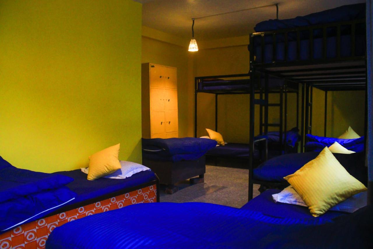 Nomads Hostel Tosh Exterior photo
