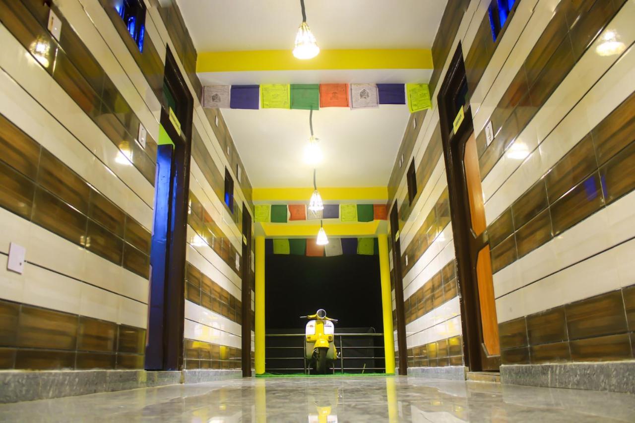 Nomads Hostel Tosh Exterior photo